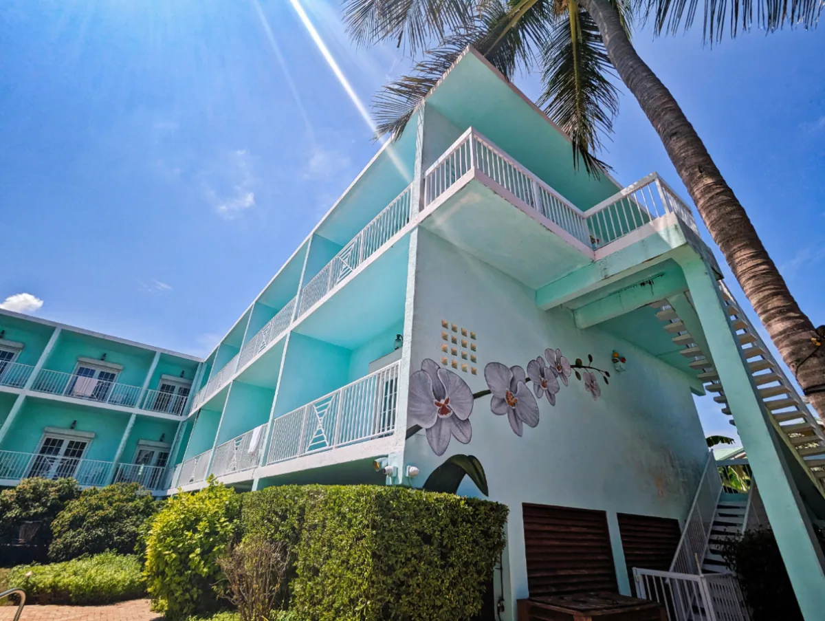 Commercial Roofing for Hospitality Groups in Coral Springs, FL